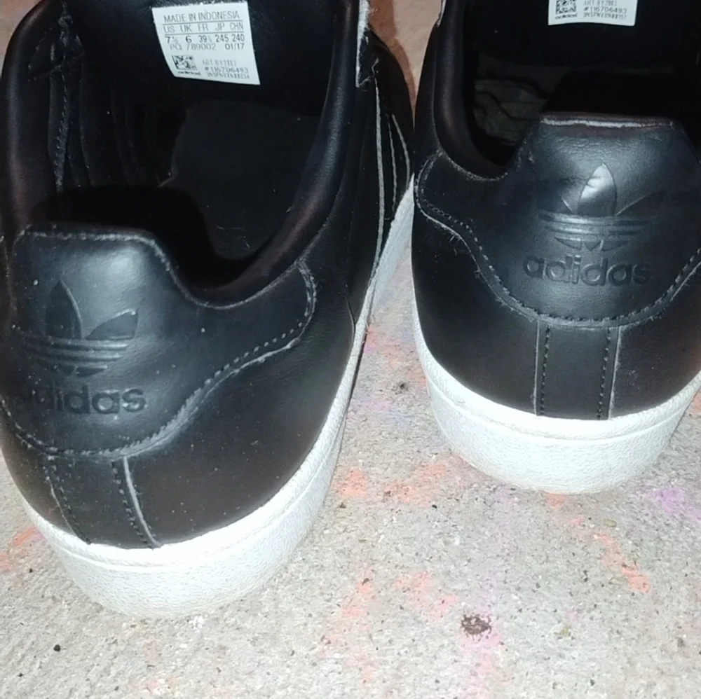 Adidas - Picture 3 of 3